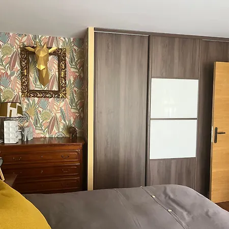 2 Pres Contis Guest house